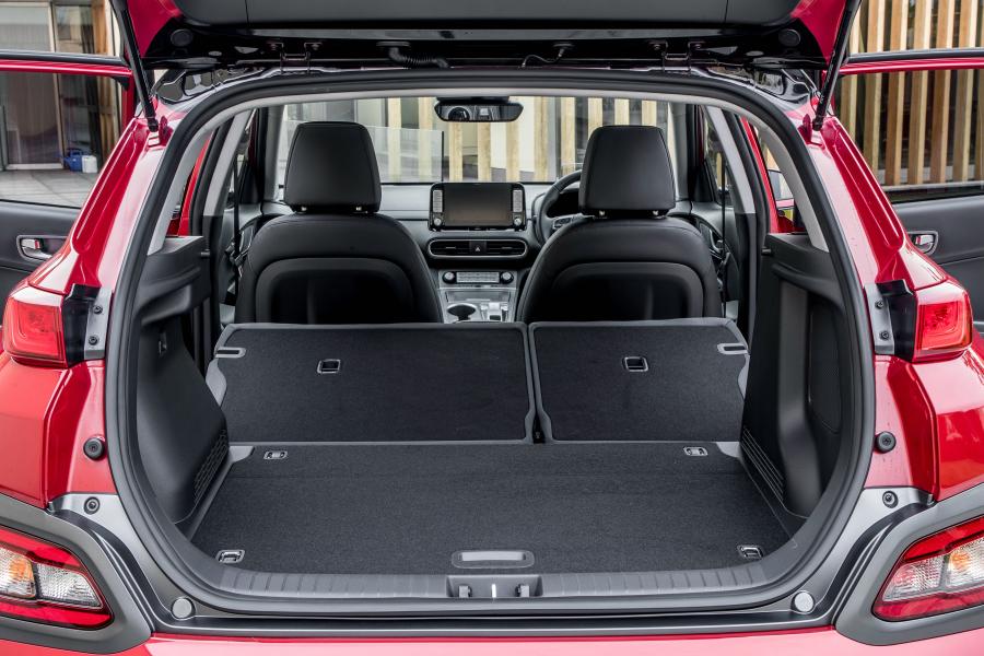  Hyundai Kona Electric (OS) 2018 года  (UK) (фото 37 из 40)